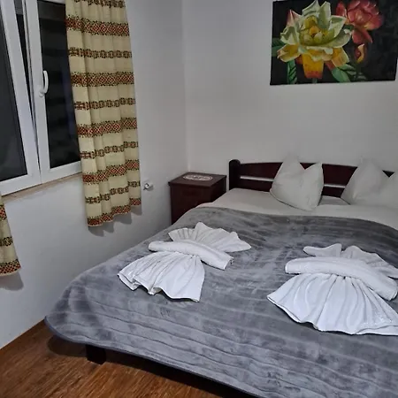 Smestaj Novakovic ,zdrelo アパートホテル